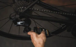 Dynamic Lubrifiant Pour Chaînes Dry Lube 100 Ml 5 Dynamic Lubrifiant Pour Chaînes Dry Lube 100 Ml -Promos Vélo Accessoires Boutique DY 044 Dynamic dry lube use