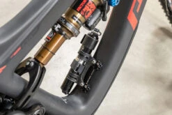 B-RAD Bottle Shift Adapter -Promos Vélo Accessoires Boutique Wolf Tooth B RAD Bottle Shift Adapter 5