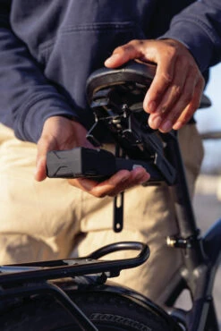 Abus SH-SF Adaptateur Pour Fixation De Selle, Housse De Pluie Incluse -Promos Vélo Accessoires Boutique abus 67866 20113931 SH SF Adapter fur Sattelbefestigung inkl Regenuberzug 3